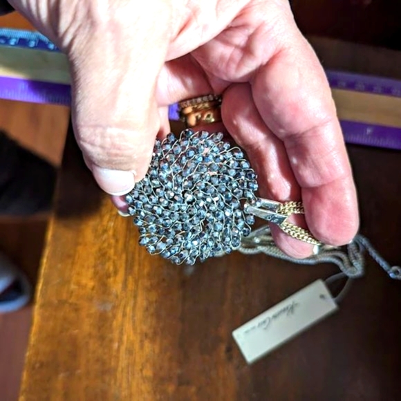 NWT Kenneth Cole Silver sparkly Beaded Pendant Necklace - Picture 5 of 5